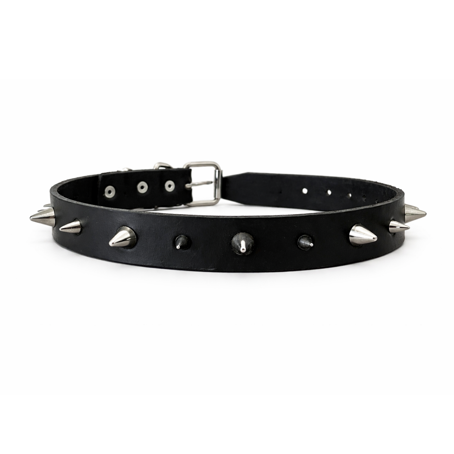 Collar piel con picos